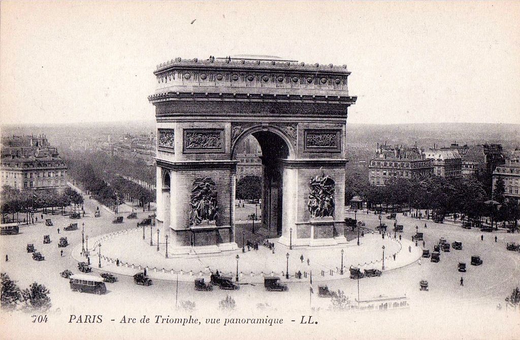 1920's postcard view of the Arc de Triomphe