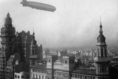 Graf Zeppelin Palacio Barolo 30 June 1934.  Courtesy Wikimedia and National Archives of Argentina