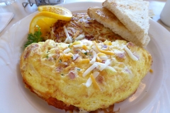Omelet and Hash browns at Peg's