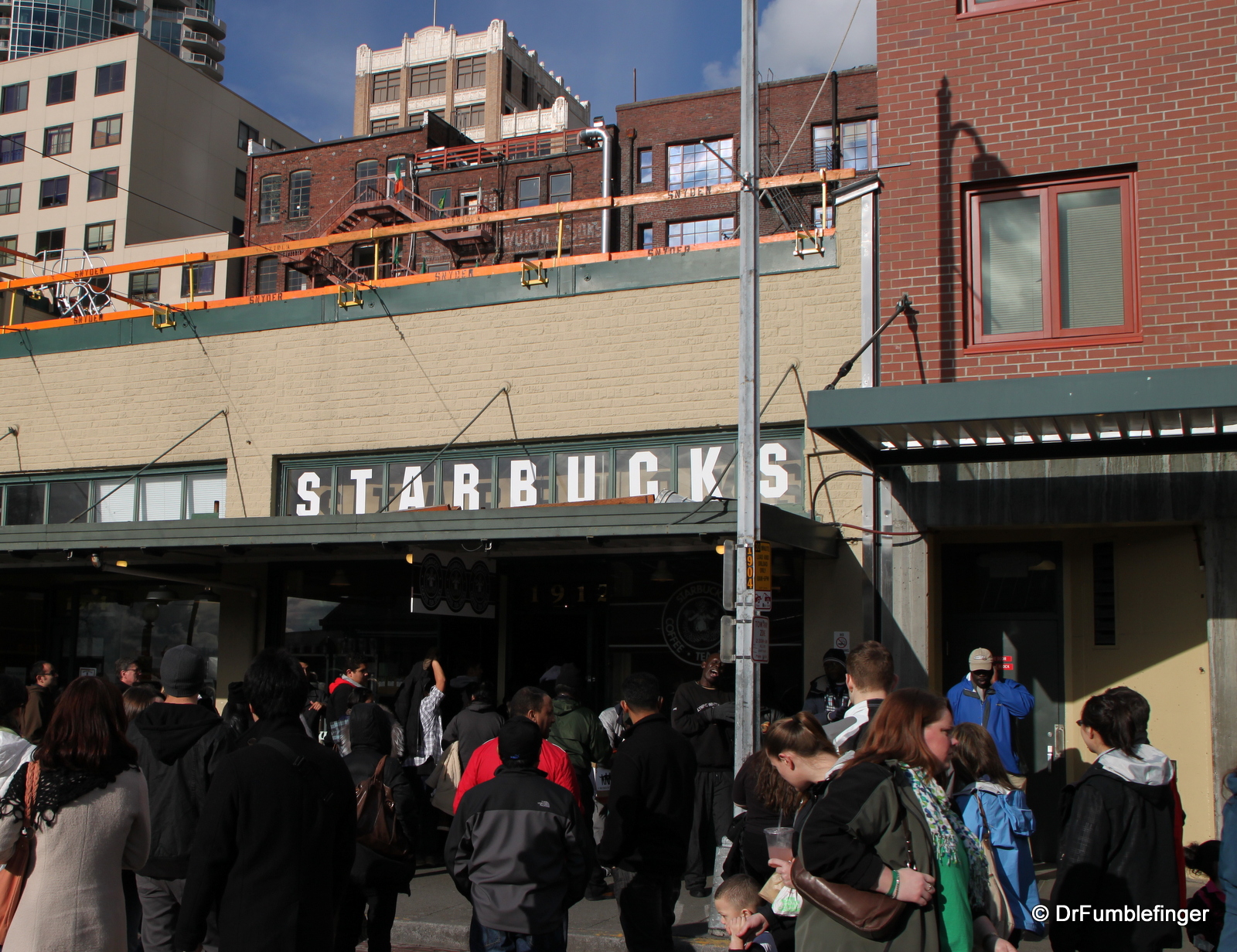 The Original Starbuck's, Pike's Market
