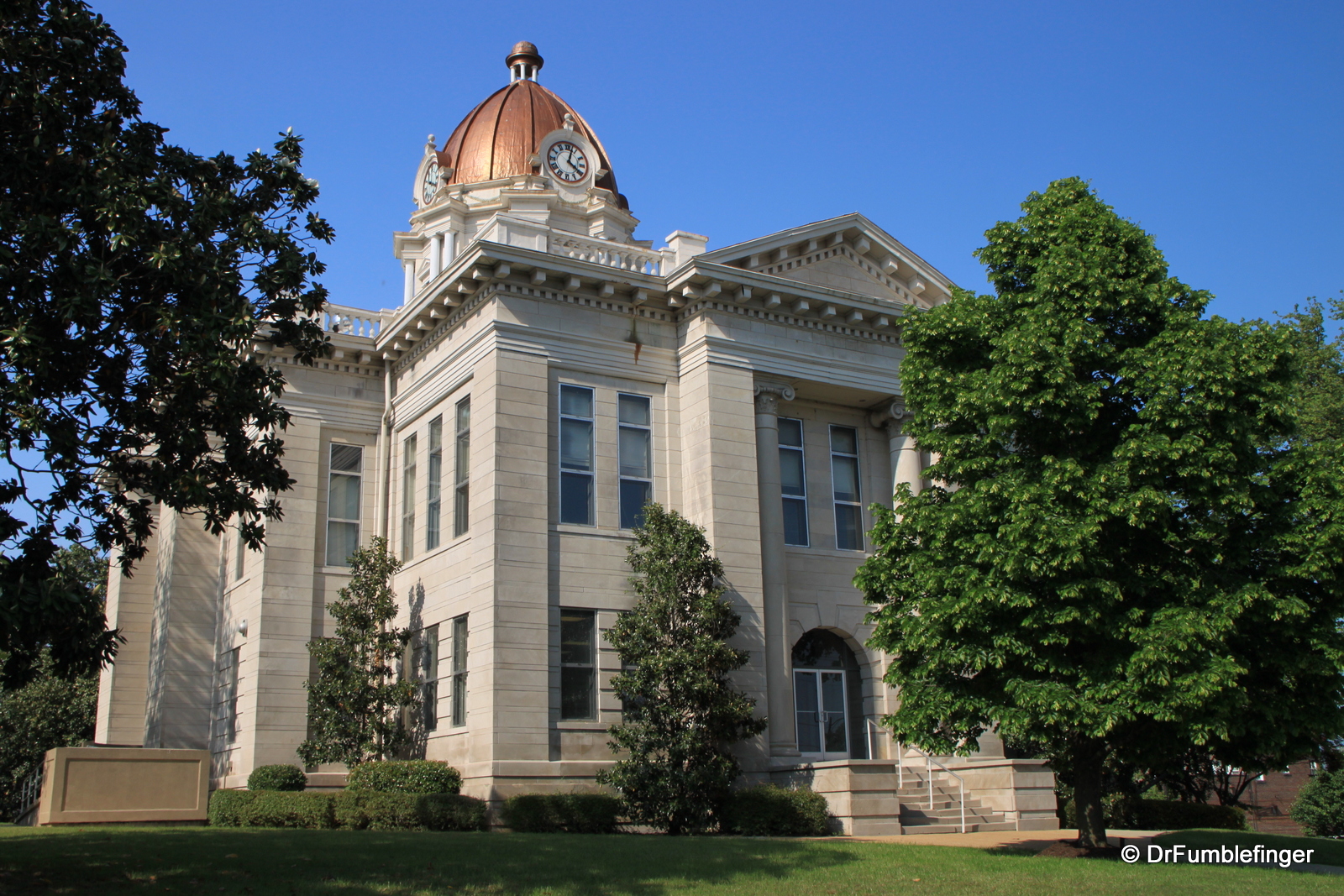 Tupelo County Courthouse