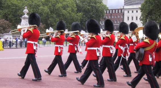 UK 26 – London – Buckingham Palace – Changing of Guard 2